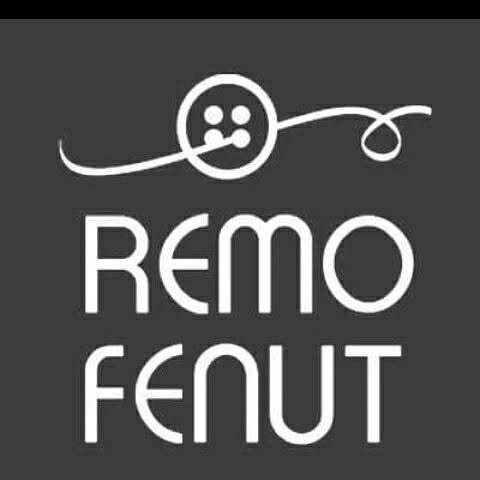 Logo Remo Fenut en blanc sur fond gris, bouton avec fil au-dessus du mot Remo Fenut